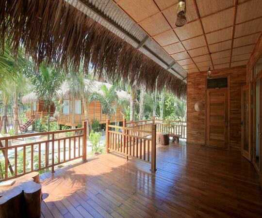 Bungalow Gia đình Hướng Hồ bơi