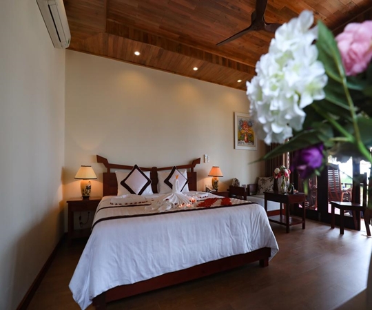  Phòng Deluxe Nhìn ra Hồ bơi