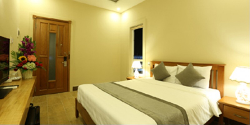 Superior Partial Sea View