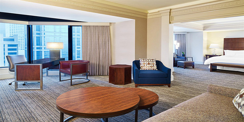 Deluxe King / Twin River view